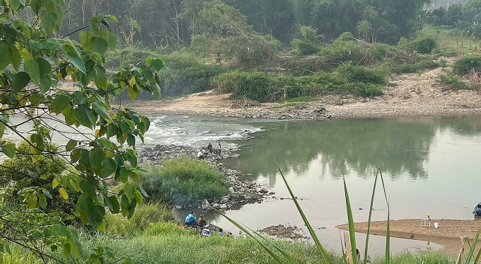 Khu vực sông Cái đoạn qua thôn Đồng Trăng 3, xã Diên Lâm. Ảnh: Tường Vy