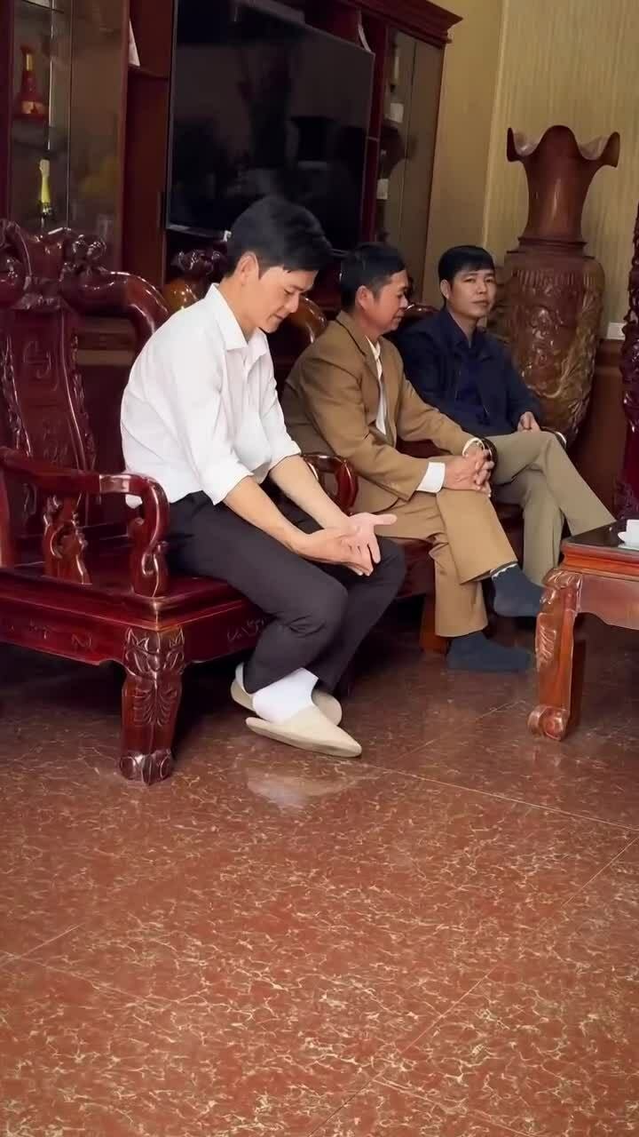 Bạn trai hỏi cưới Hòa Minzy tại quê nhà