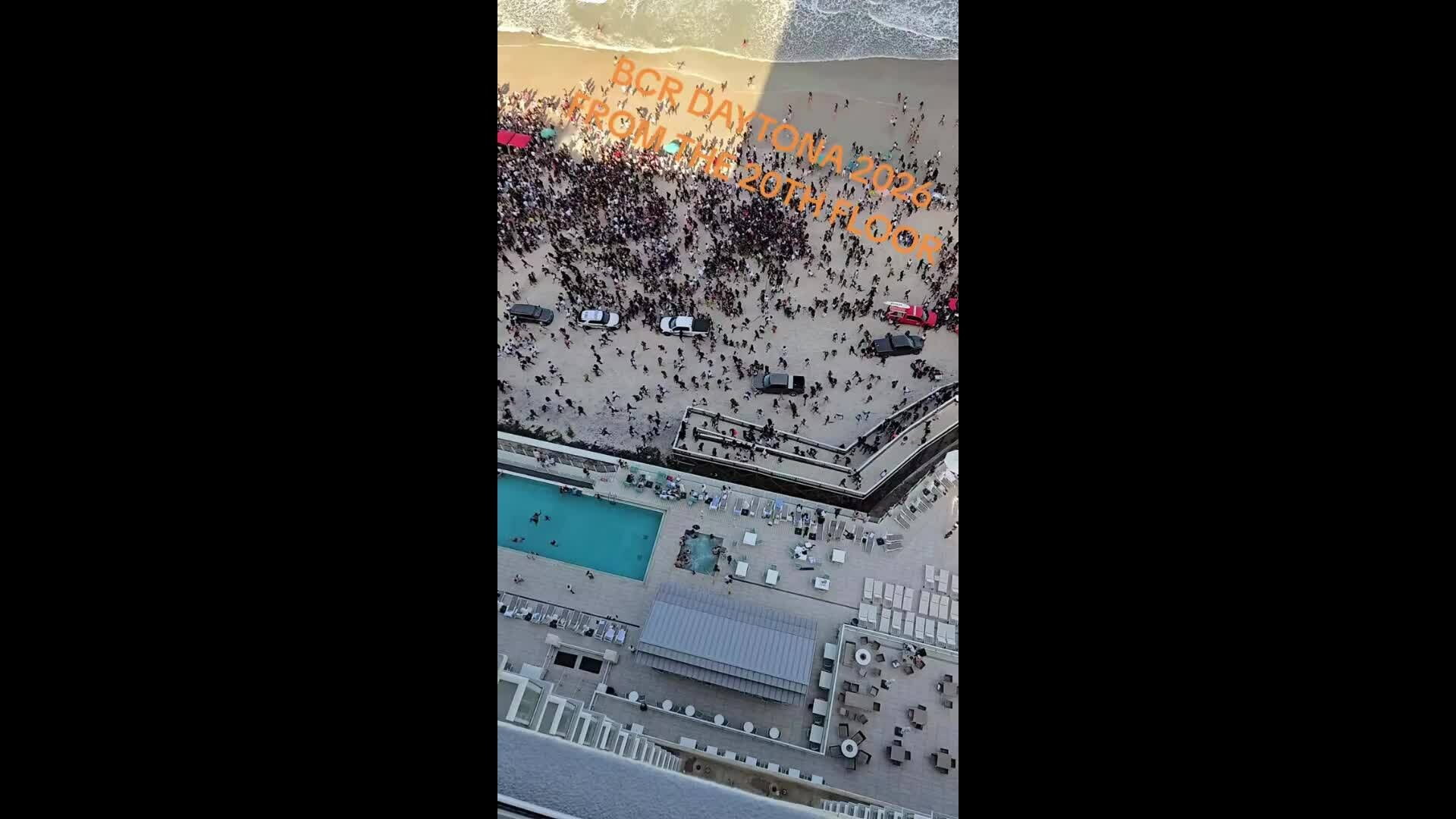 Hoảng loạn trên bãi biển Daytona Beach