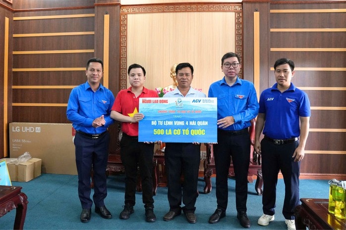 Báo Người Lao Động và ACV hỗ trợ Vùng 4 Hải Quân với quà tặng ý nghĩa 2026 - Ảnh 1.