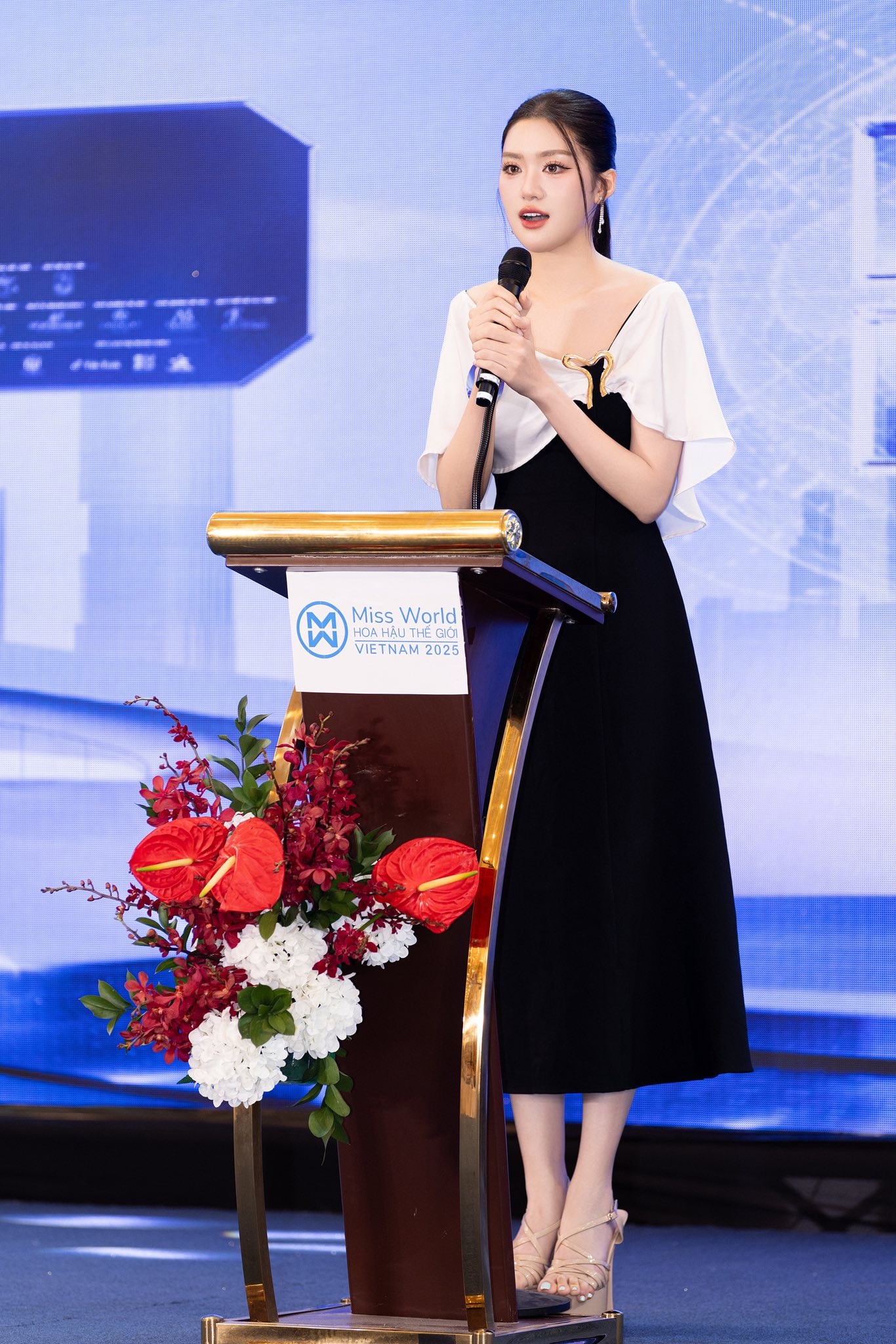 Phương Oanh lại gây chú ý tại Miss World Vietnam 2025- Ảnh 1. Phương Oanh lại gây chú ý tại Miss World Vietnam 2025- Ảnh 1.