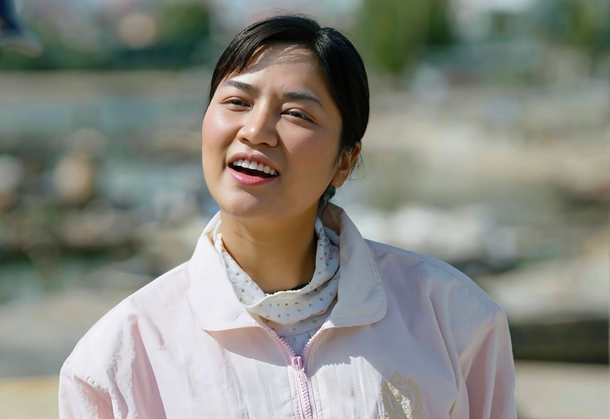 Nữ diên viên Anh Đào vào vai Khánh Linh - cô gái làng chài trong phim