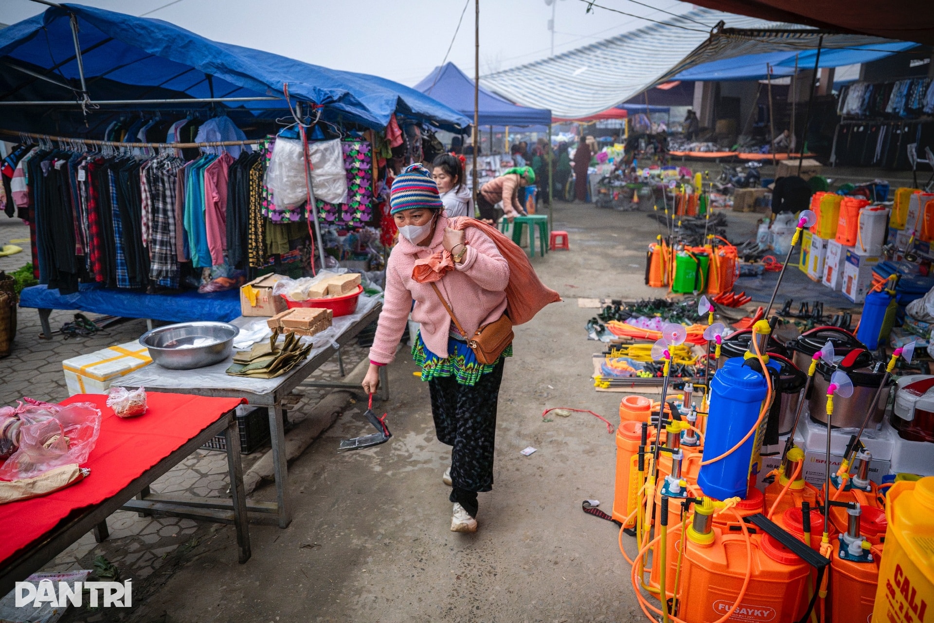 Chợ phiên ở độ cao 2.000m nhộn nhịp tiếng gà, tiếng lợn giữa núi rừng - 15