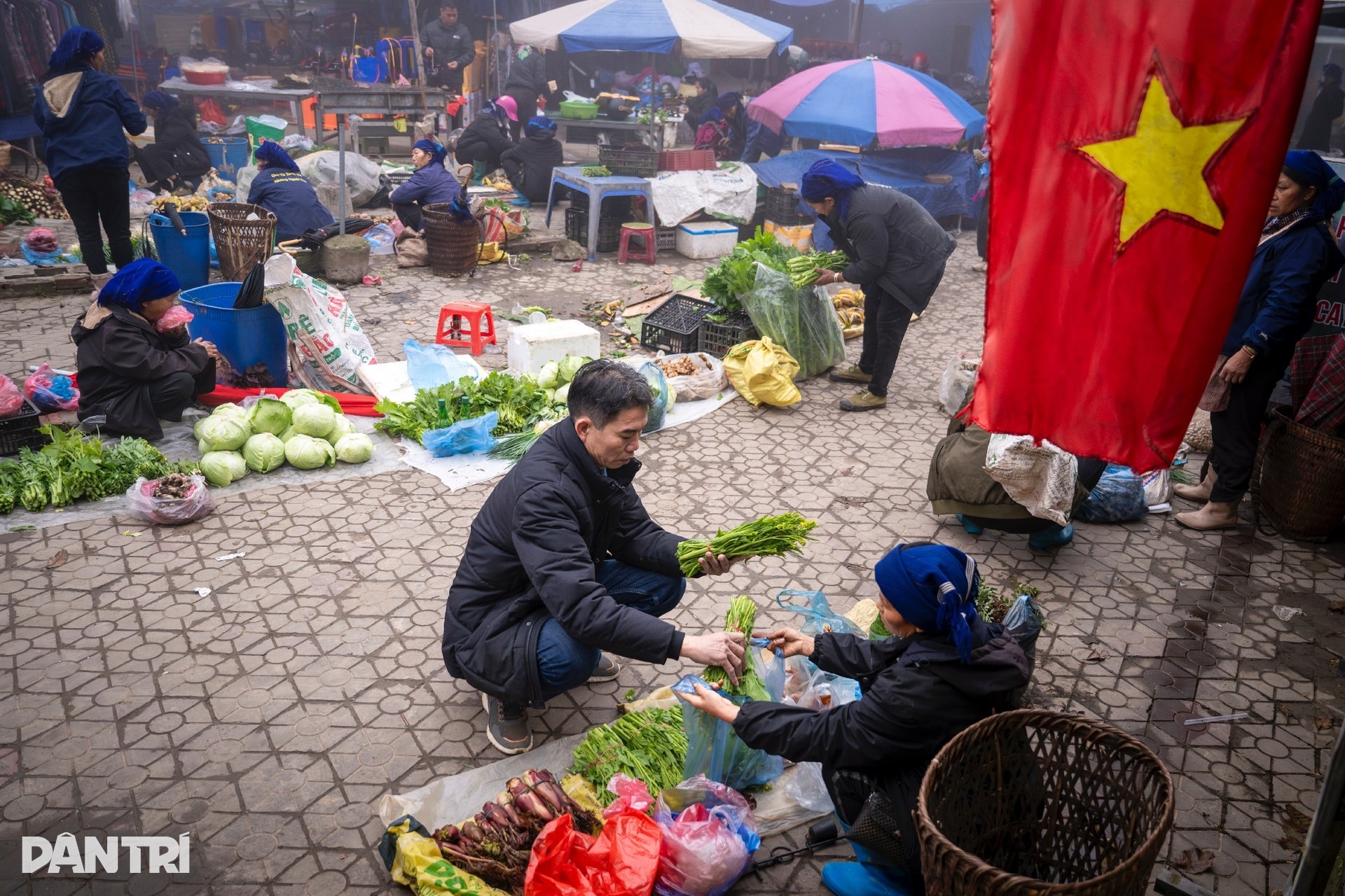 Chợ phiên ở độ cao 2.000m nhộn nhịp tiếng gà, tiếng lợn giữa núi rừng - 4