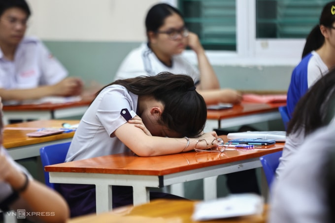 Đường nào cho thí sinh dưới 15 điểm? - 1