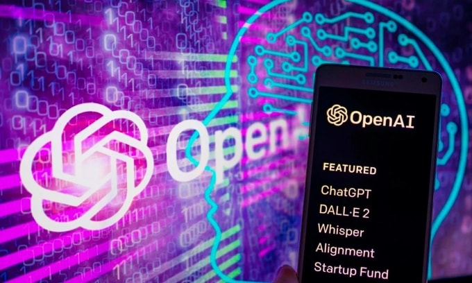 Logo OpenAI và một số sản phẩm của công ty hiển thị trên một smartphone. Ảnh:Reuters