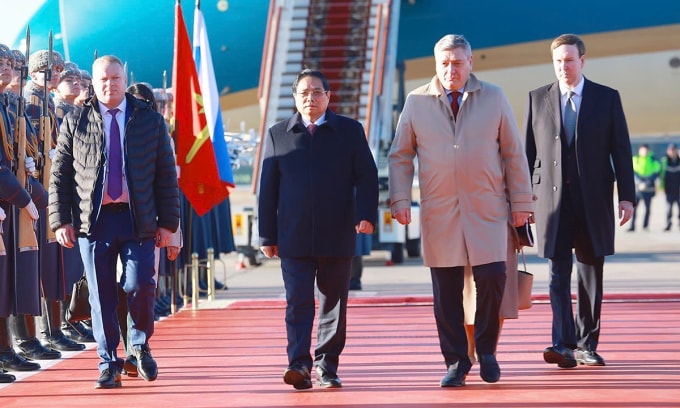 Thủ tướng Phạm Minh Chính tại sân bay Vnukovo 2, Moskva, Nga ngày 22/3. Ảnh: TTXVN