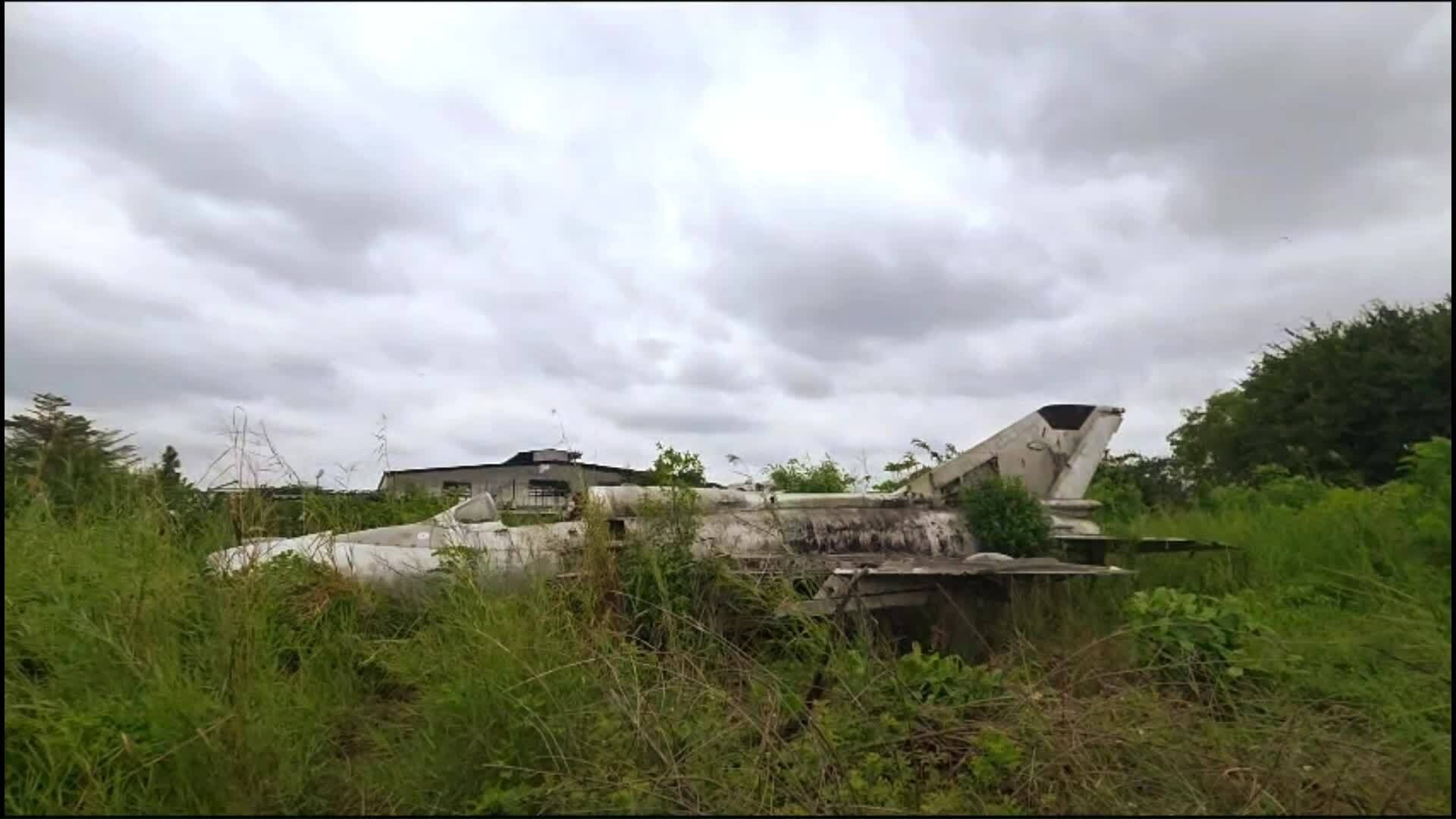 Tiêm kích MiG-21 hơn 40 năm bị lãng quên ở Cà Mau