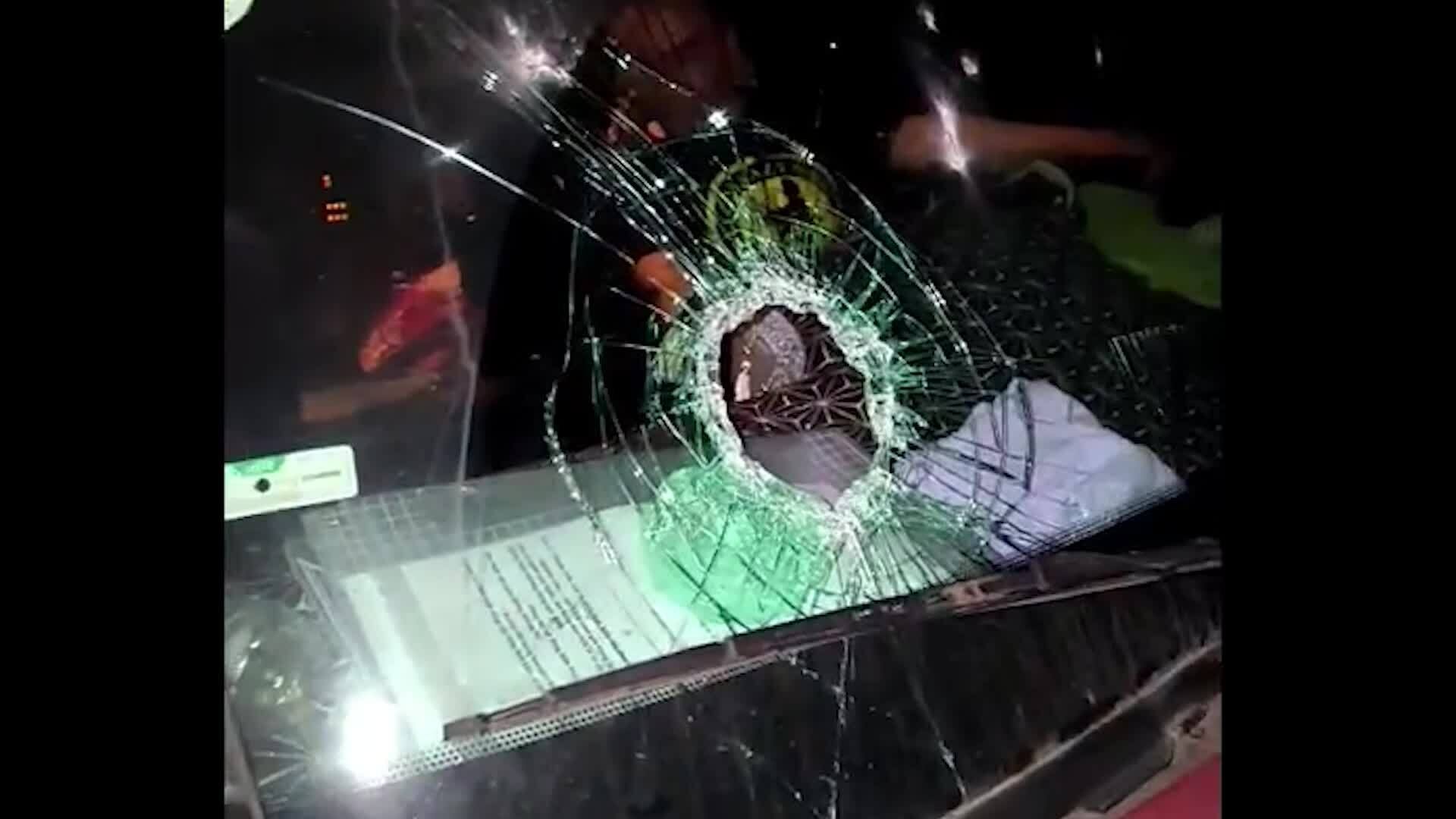 Nhóm thiếu niên ném vỡ kính ô tô trên cao tốc Vũng Ánh – Bùng