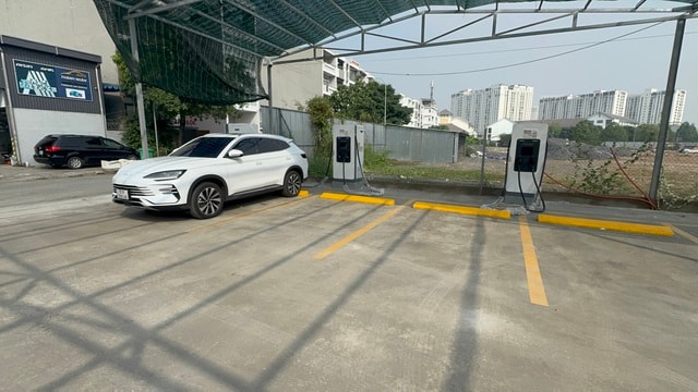 Nhu cầu lắp trạm sạc và tủ đổi pin xe điện bùng nổ năm 2026 - Ảnh 6.