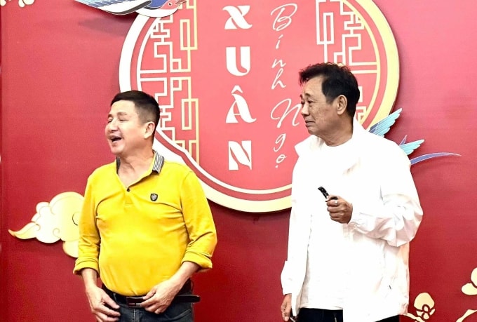 Nghệ sĩ Chí Trung, Quốc Khánh trong một buổi tập. Ảnh: Nhân vật cung cấp