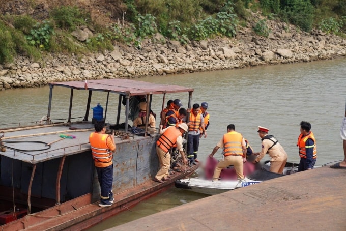 Thi thể nạn nhân thứ nhất được tìm thấy. Ảnh: Công an Phú Thọ