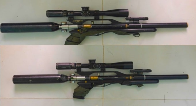 Hai khẩu súng của Đinh và Thuận bị công an thu giữ. Ảnh: An Ninh