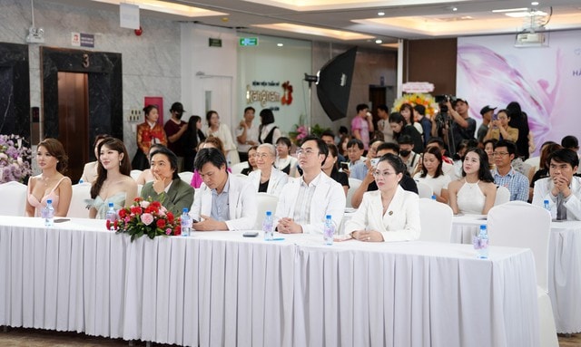 Chương trình truyền hình thực tế “Hành trình lột xác” mùa 7 giới thiệu 11 nhân vật tiêu biểu - Ảnh 1.