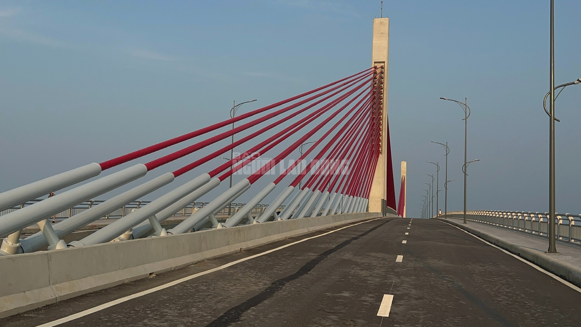 Tiết lộ kế hoạch thông xe cầu vượt cửa biển lớn nhất miền Trung - Ảnh 1.