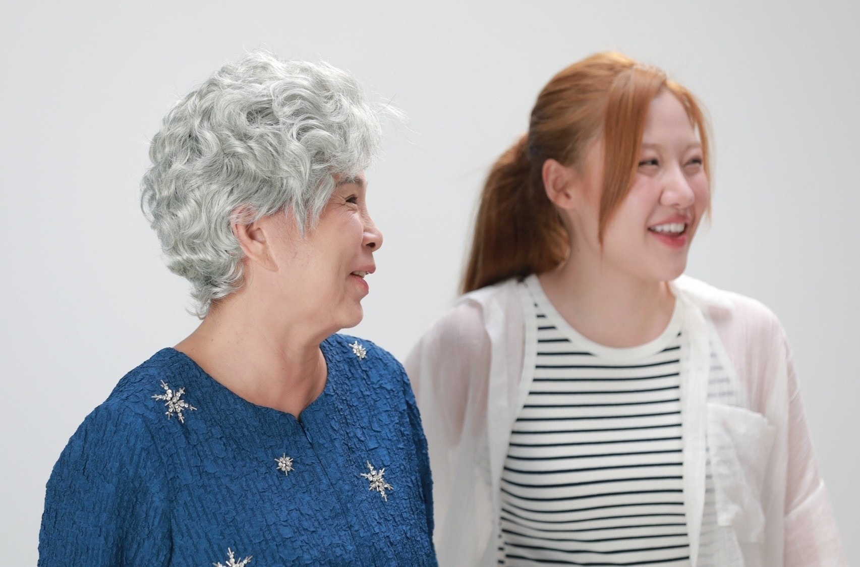 Nha minh di thoi anh 1