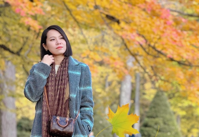 Khách Việt ngắm mùa thu vàng nước Nga. Ảnh: Tràng An Travel