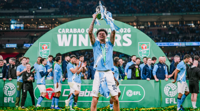 Nico OReilly mừng danh hiệu Cup Liên đoàn. Ảnh: Man City
