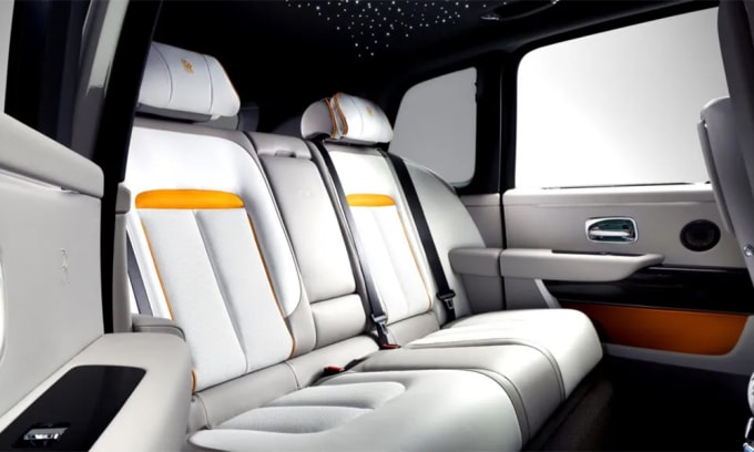 Không gian hàng ghế sau của mẫu SUV siêu sang Cullinan. Ảnh: Rolls-Royce