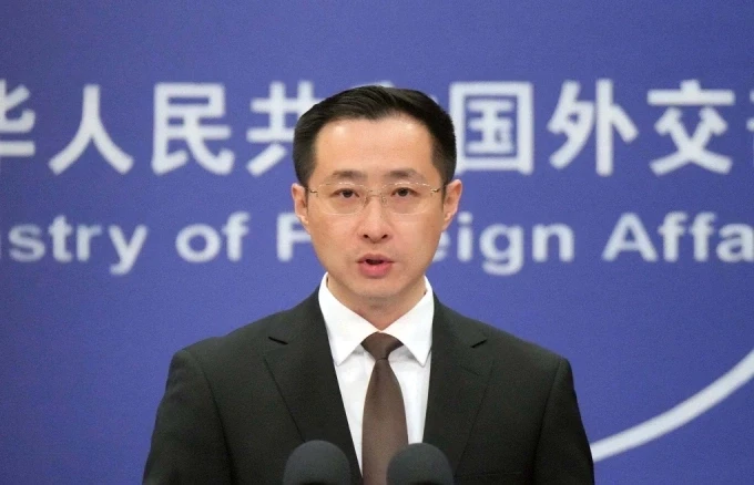 Phát ngôn viên Bộ Ngoại giao Trung Quốc Lâm Kiếm tại cuộc họp báo ở Bắc Kinh năm 2024. Ảnh: AFP
