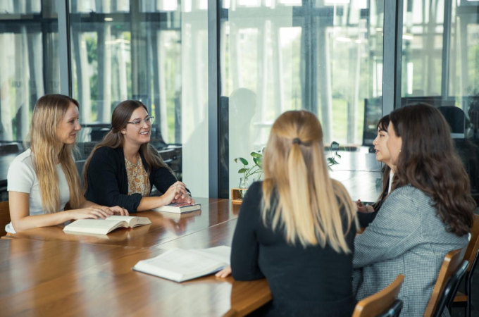 Các học viên thạc sĩ tại trường. Ảnh: VGU