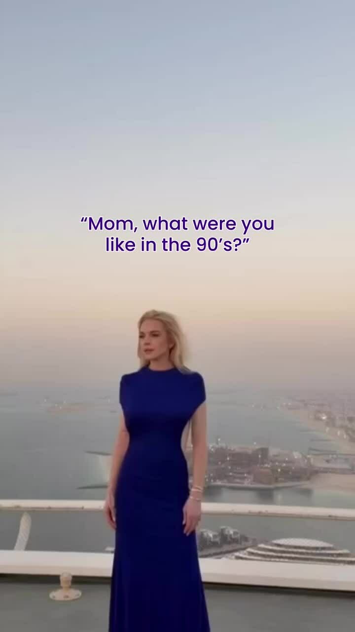 Lindsay Lohan theo trend nhìn lại những năm 1990