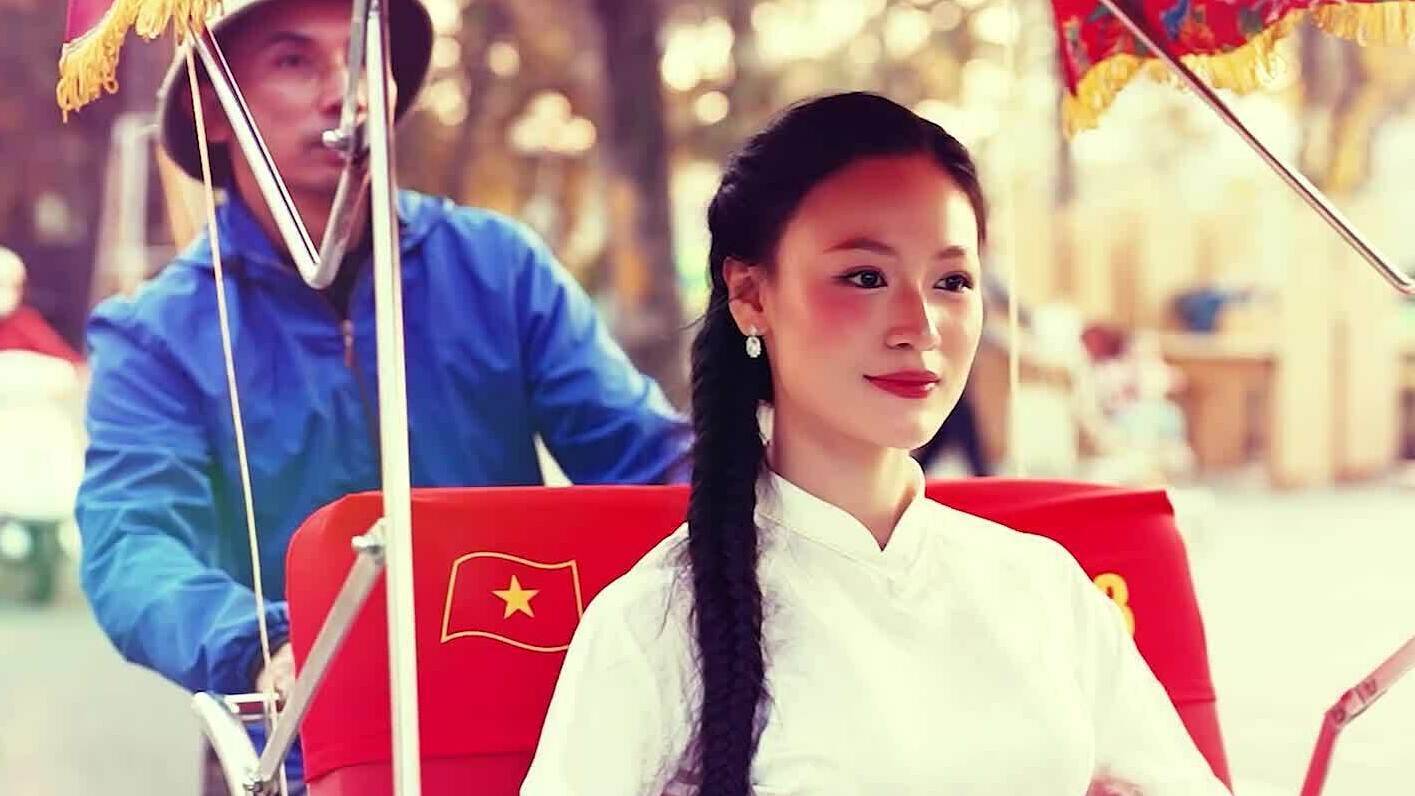 Trần Phương Linh giới thiệu Hà Nội trong video gửi đến BTC Miss World Vietnam