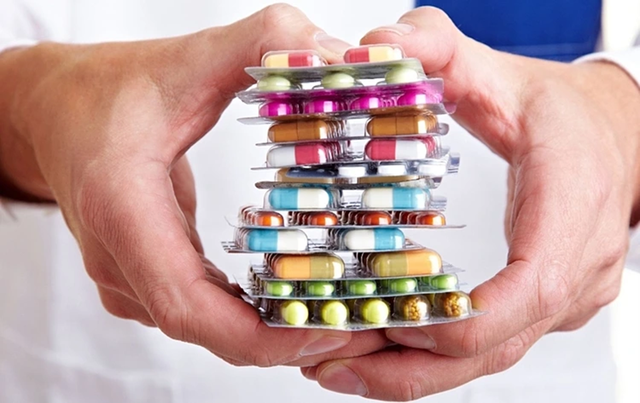 Bộ Y tế yêu cầu chủ động dự trữ thuốc, tránh nguy cơ đứt gãy nguồn cung - Ảnh 1.