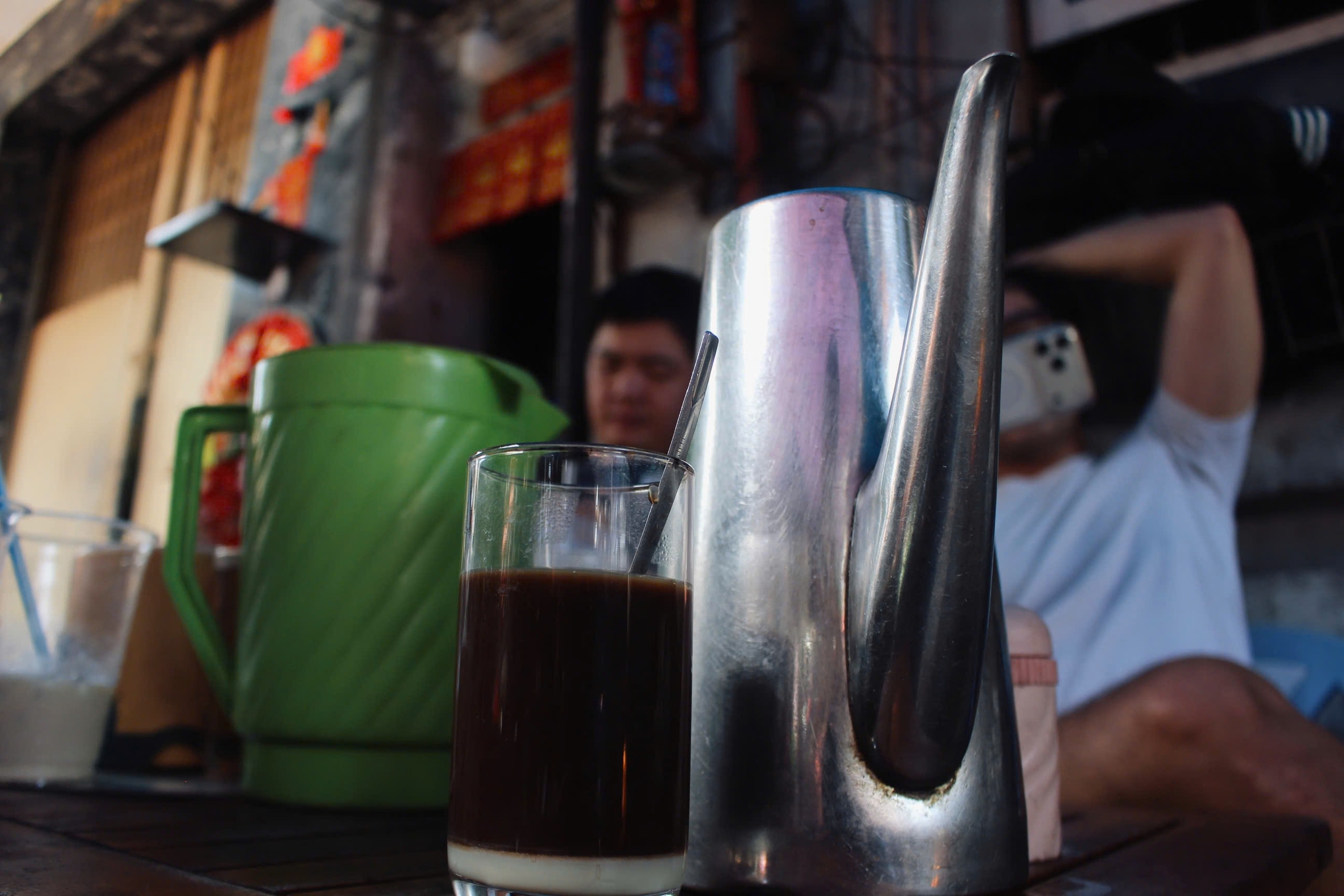 Tìm lại Sài Gòn xưa trong những quán cà phê hơn nửa thế kỷ  - Ảnh 5.