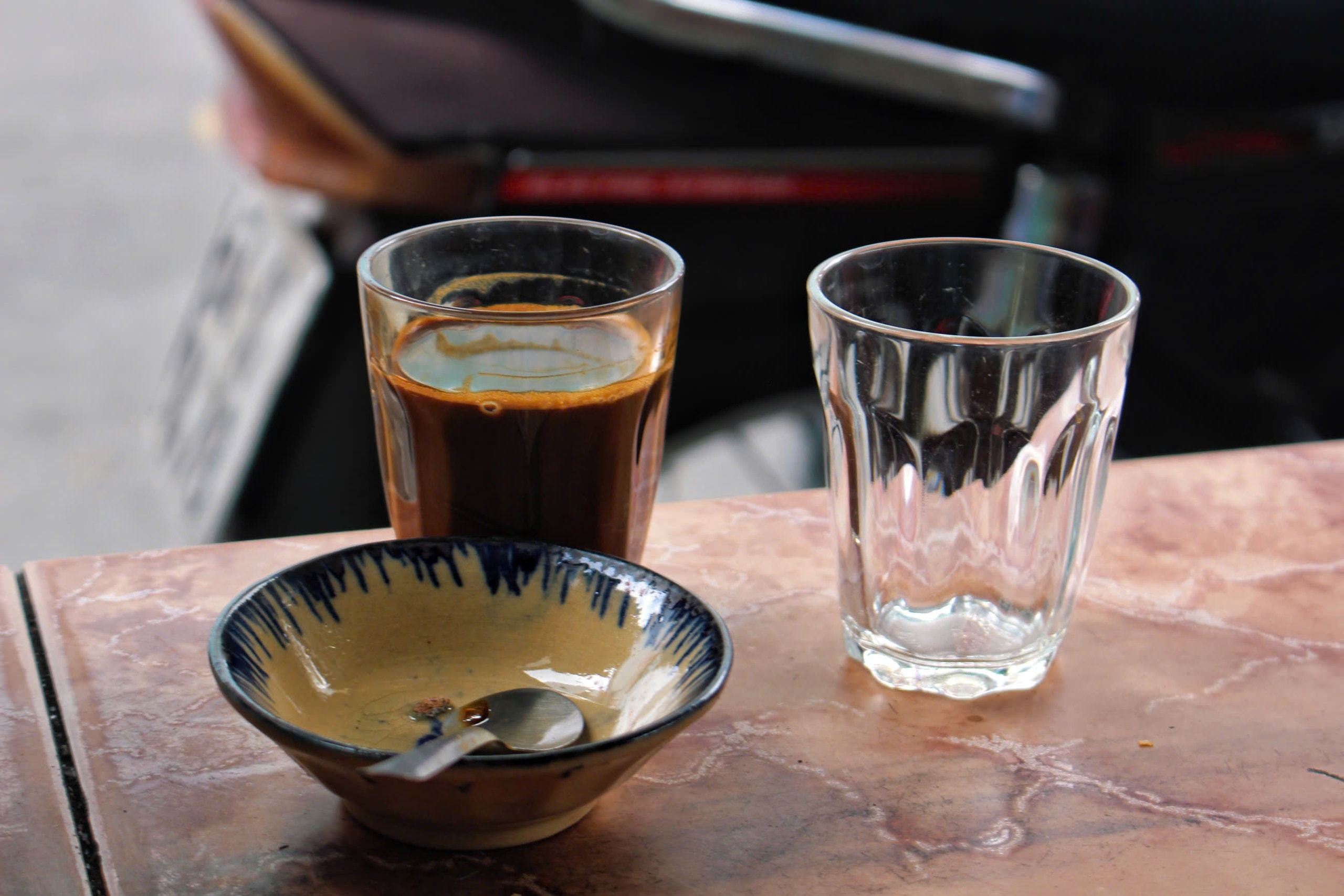 Tìm lại Sài Gòn xưa trong những quán cà phê hơn nửa thế kỷ  - Ảnh 1.