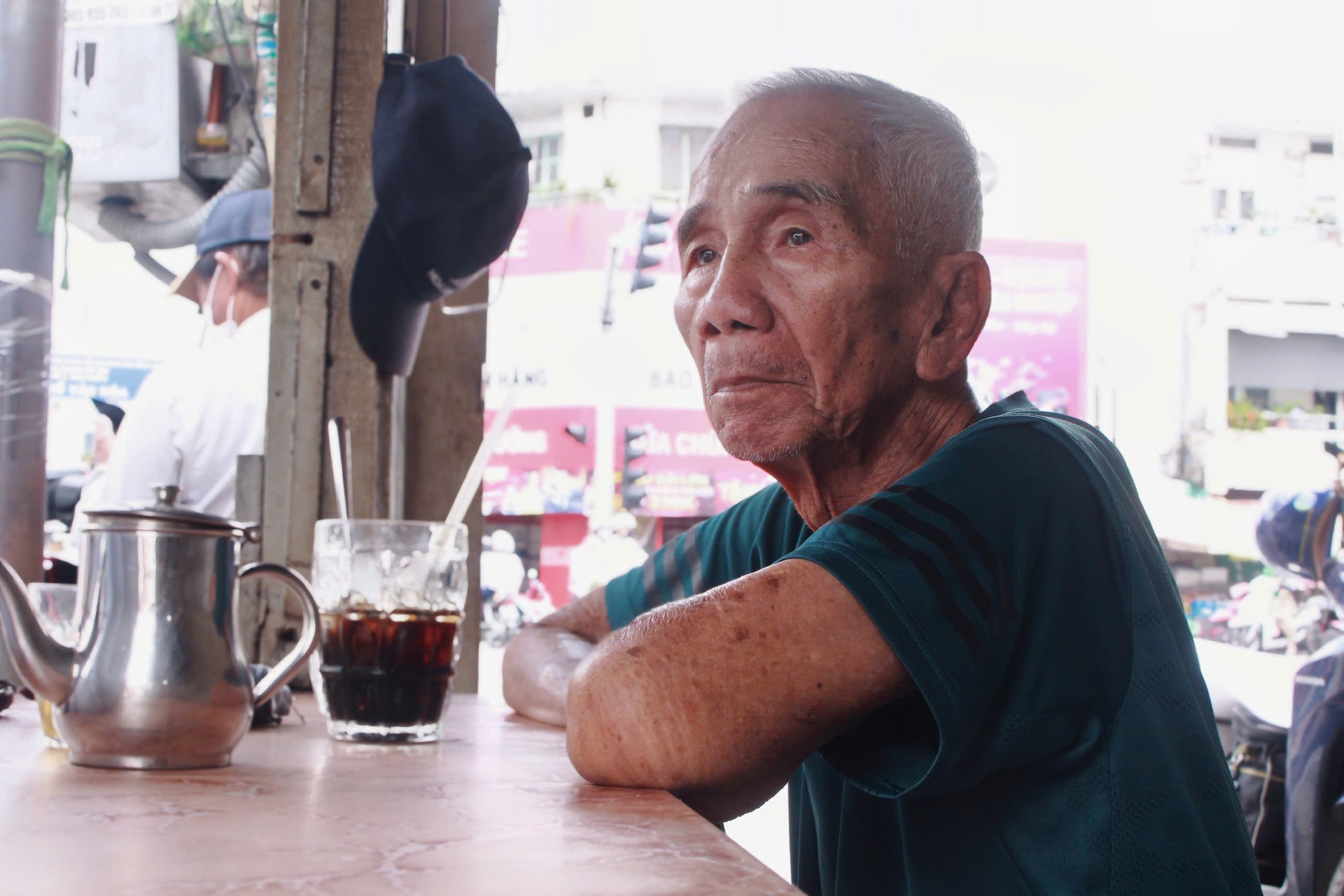 Tìm lại Sài Gòn xưa trong những quán cà phê hơn nửa thế kỷ  - Ảnh 17.