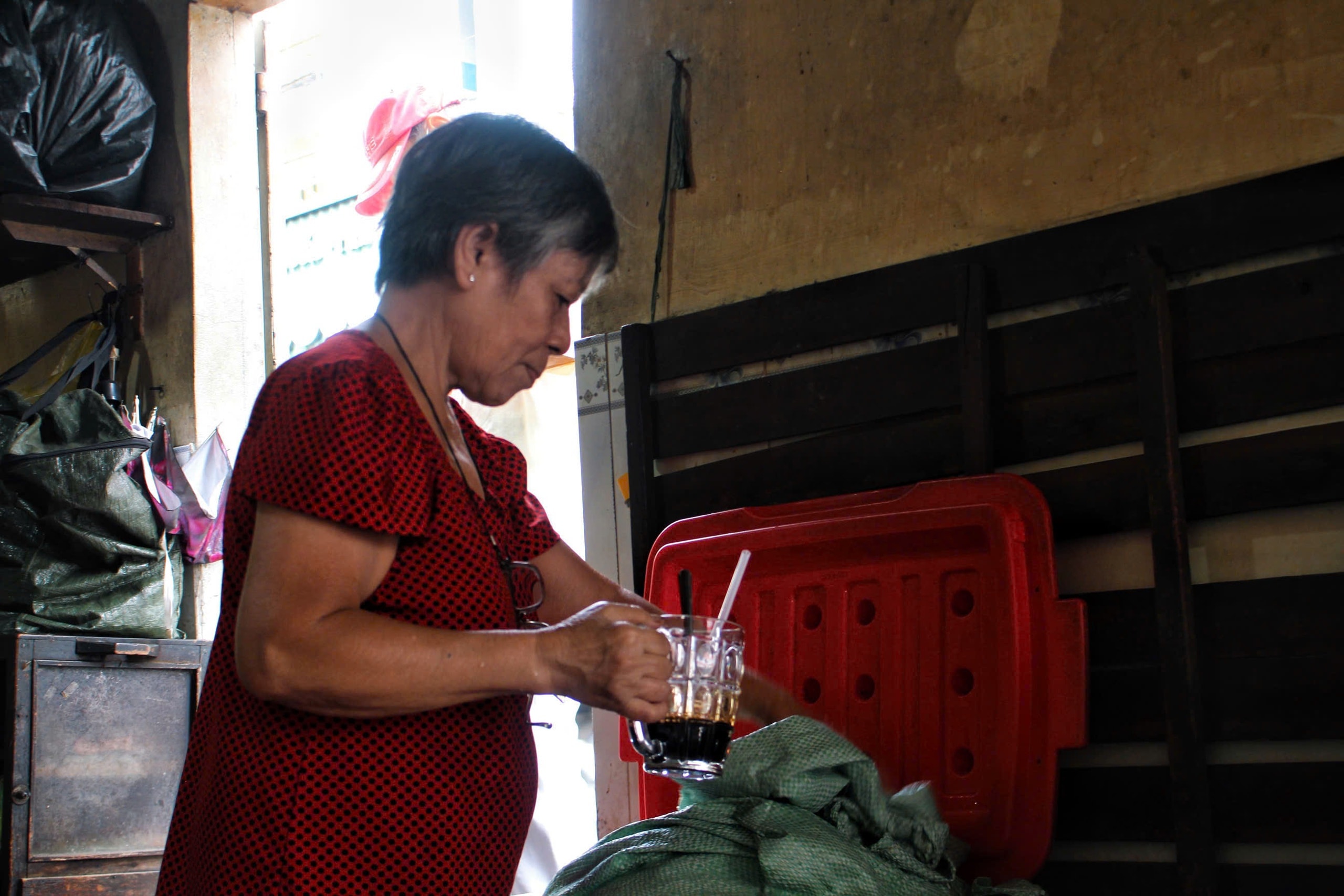 Tìm lại Sài Gòn xưa trong những quán cà phê hơn nửa thế kỷ  - Ảnh 15.