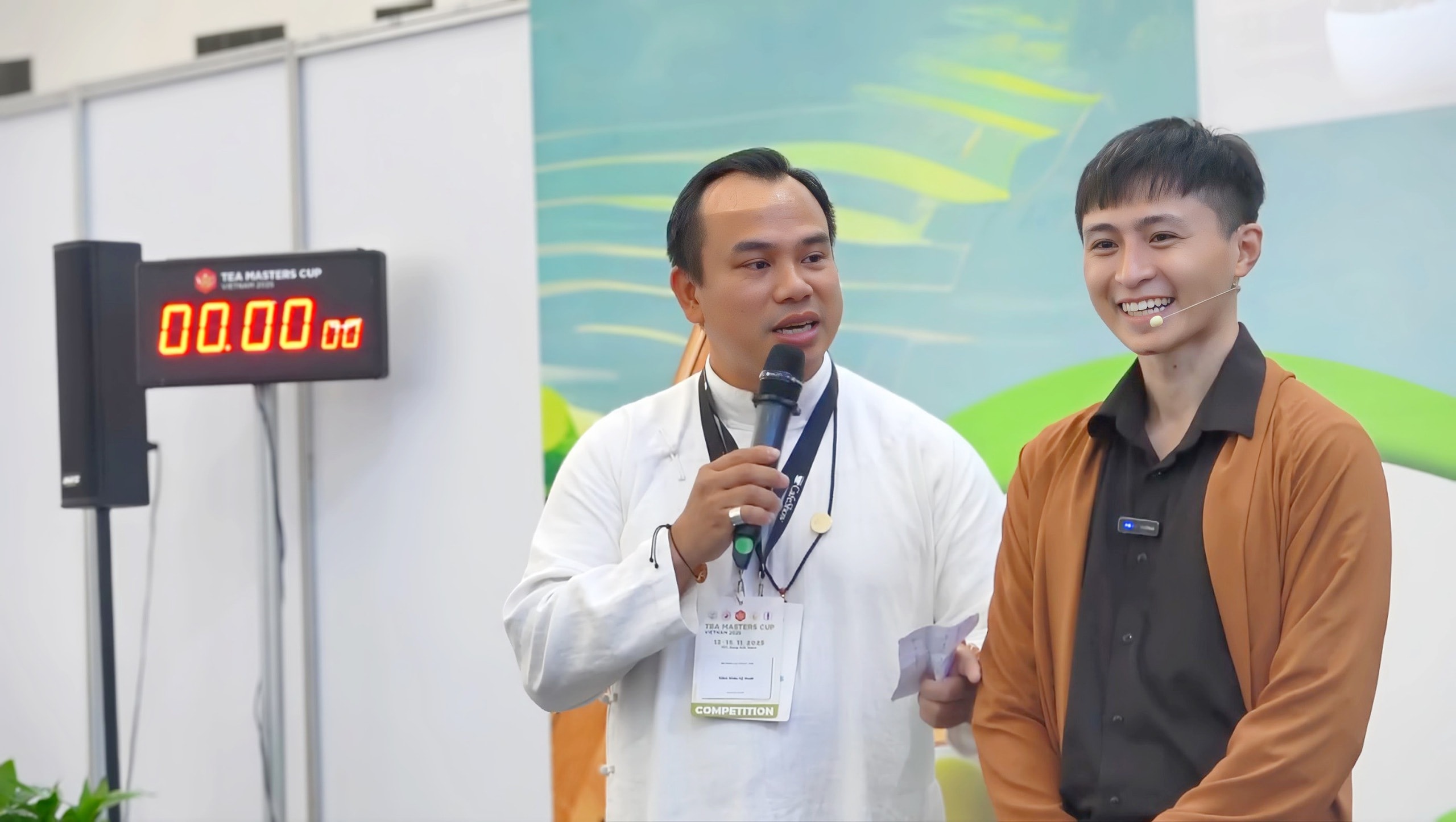 Chiếc cối xay cà phê và chén trà "động" của anh chàng 9X điển trai - Ảnh 1.