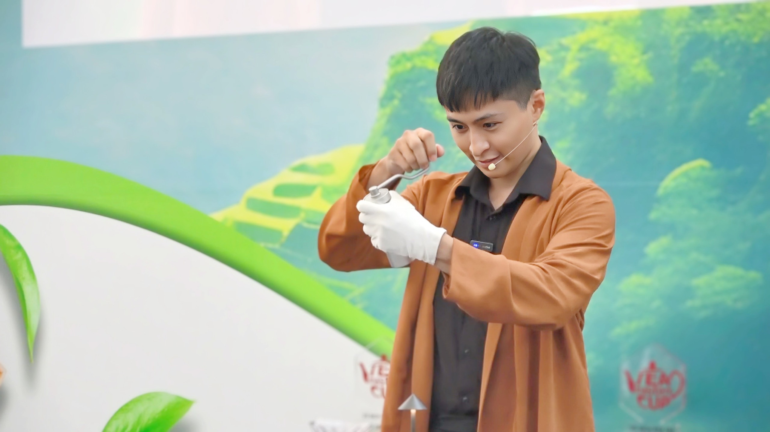 Chiếc cối xay cà phê và chén trà "động" của anh chàng 9X điển trai - Ảnh 6.