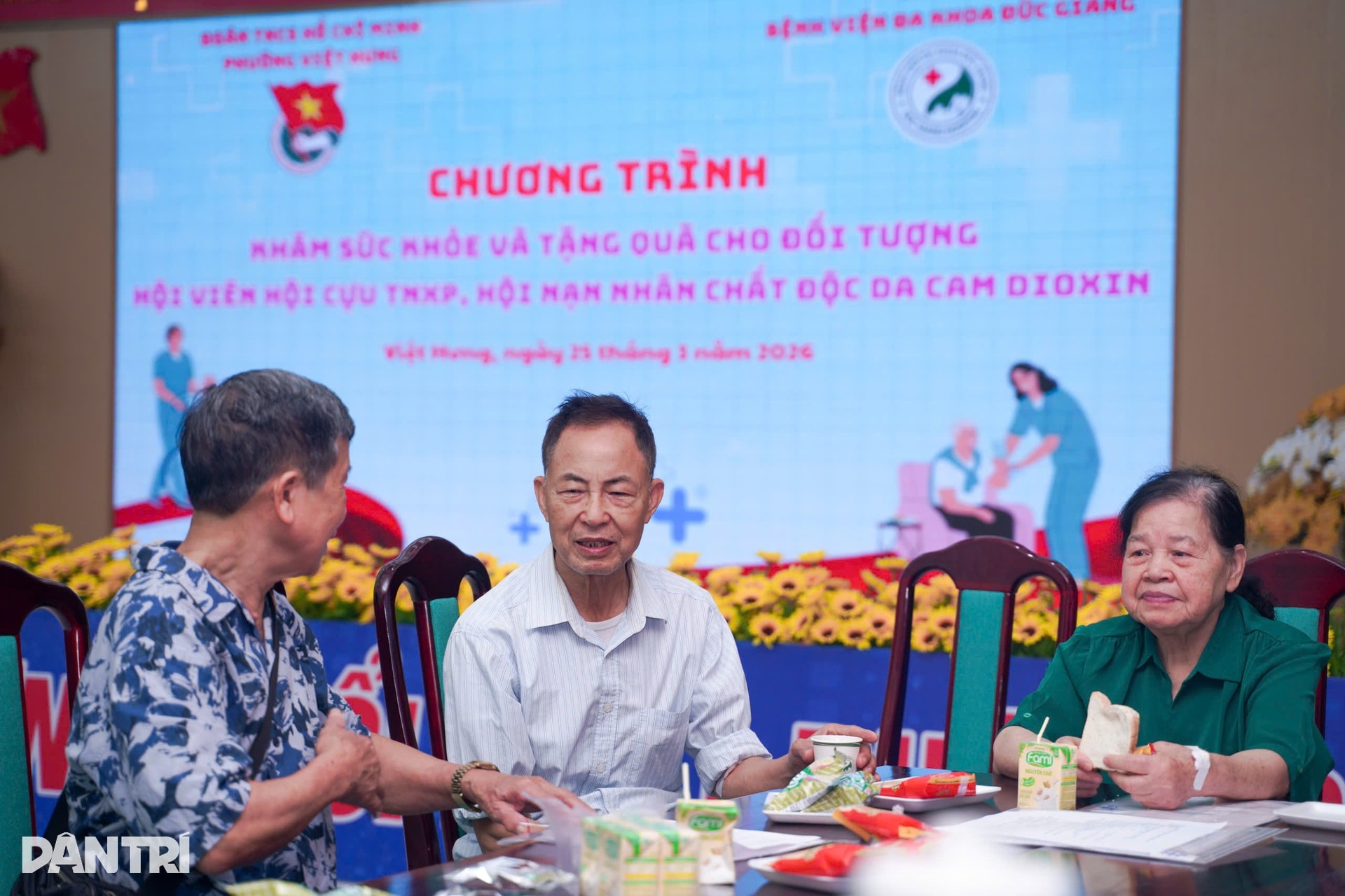 Hơn 300 cựu thanh niên xung phong, nạn nhân dioxin được khám miễn phí - 11 Hơn 300 cựu thanh niên xung phong, nạn nhân dioxin được khám miễn phí - 11