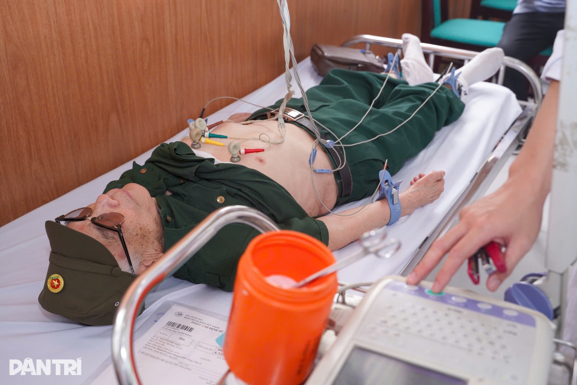 Hơn 300 cựu thanh niên xung phong, nạn nhân dioxin được khám miễn phí - 13 Hơn 300 cựu thanh niên xung phong, nạn nhân dioxin được khám miễn phí - 13