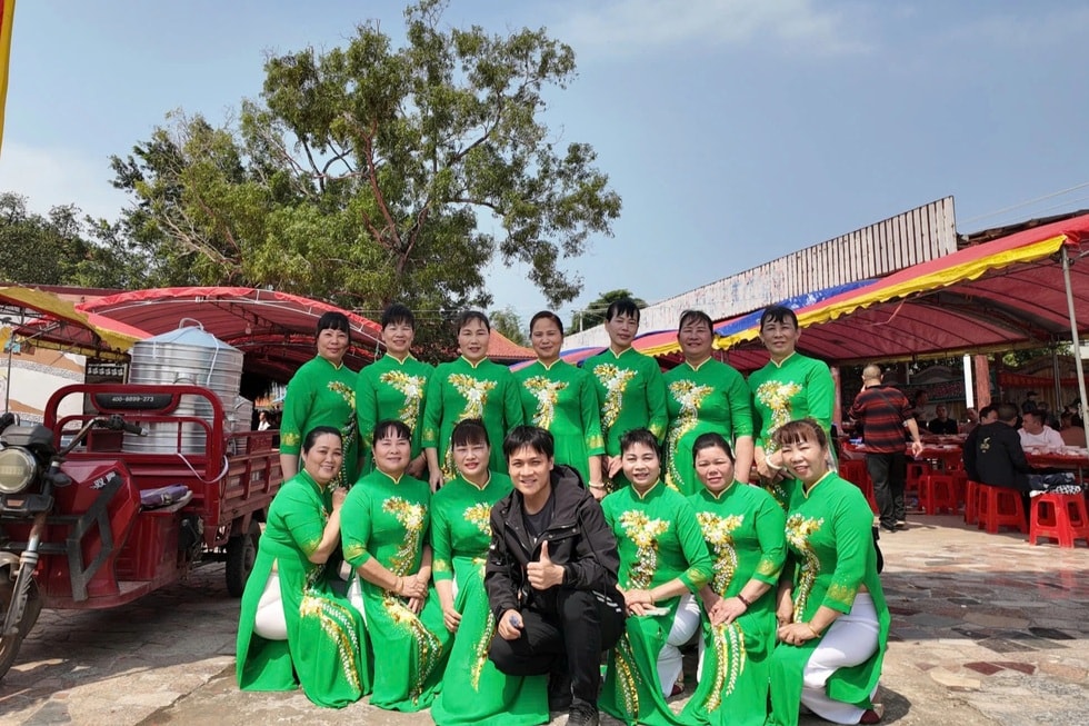 Ngôi làng ở Trung Quốc nói tiếng Việt, phụ nữ mặc áo dài, đánh đàn bầu - 3