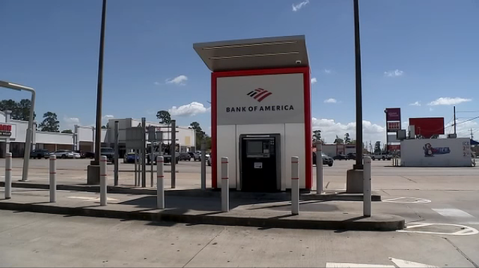 Cây ATM của Bank of America nơi xảy ra vụ nổ súng ngày 23/3. Ảnh: ABC13