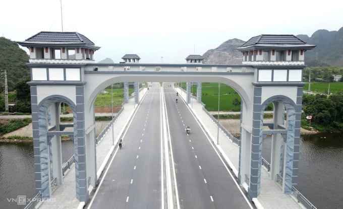 Cầu Tân Lang nối phường Lê Hồ và Nguyễn Uý. Ảnh: Lê Hoàng