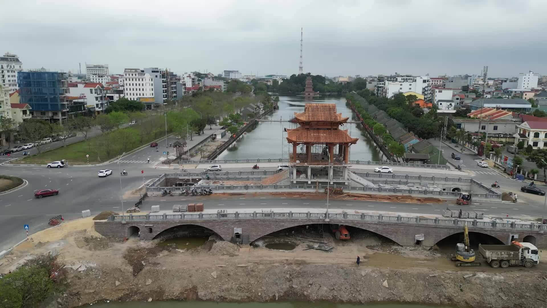 Hai cây cầu có lầu vọng cảnh độc đáo ở Ninh Bình