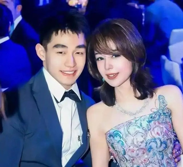 Nữ doanh nhân U60 công khai yêu bạn trai 26 tuổi, tặng chồng sắp cưới 191 tỷ đồng “gây bão” mạng  - Ảnh 2.