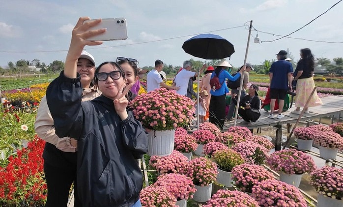 Ngành du lịch Đồng Tháp tăng trưởng ngoạn mục trong năm 2026 - Ảnh 3. Ngành du lịch Đồng Tháp tăng trưởng ngoạn mục trong năm 2026 - Ảnh 3.