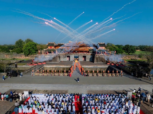 'Hoàng cung Huyền ảo' cùng loạt chương trình đặc sắc tại Lễ hội mùa Hạ Festival Huế- Ảnh 1. 'Hoàng cung Huyền ảo' cùng loạt chương trình đặc sắc tại Lễ hội mùa Hạ Festival Huế- Ảnh 1.
