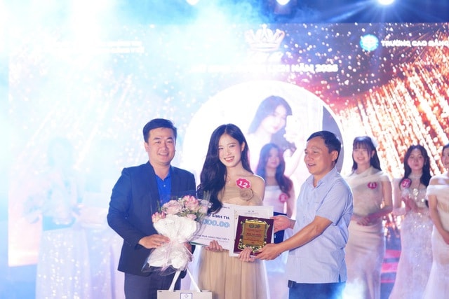 Nét duyên dáng, thanh lịch của nữ sinh ngành Y – Dược Quảng Trị- Ảnh 21. Nét duyên dáng, thanh lịch của nữ sinh ngành Y – Dược Quảng Trị- Ảnh 21.