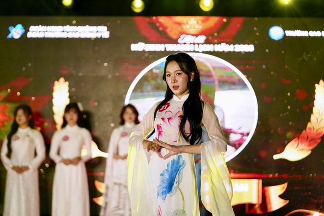 Nét duyên dáng, thanh lịch của nữ sinh ngành Y – Dược Quảng Trị- Ảnh 5. Nét duyên dáng, thanh lịch của nữ sinh ngành Y – Dược Quảng Trị- Ảnh 5.