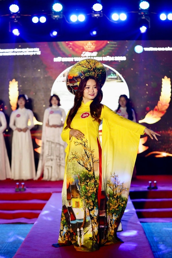 Nét duyên dáng, thanh lịch của nữ sinh ngành Y – Dược Quảng Trị- Ảnh 2. Nét duyên dáng, thanh lịch của nữ sinh ngành Y – Dược Quảng Trị- Ảnh 2.