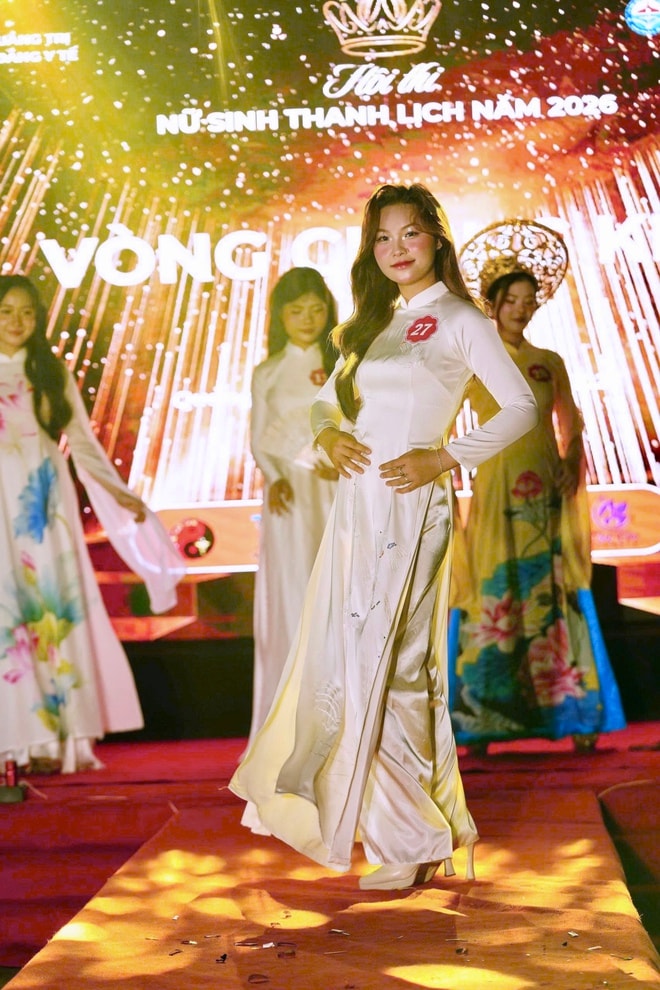 Nét duyên dáng, thanh lịch của nữ sinh ngành Y – Dược Quảng Trị- Ảnh 3. Nét duyên dáng, thanh lịch của nữ sinh ngành Y – Dược Quảng Trị- Ảnh 3.
