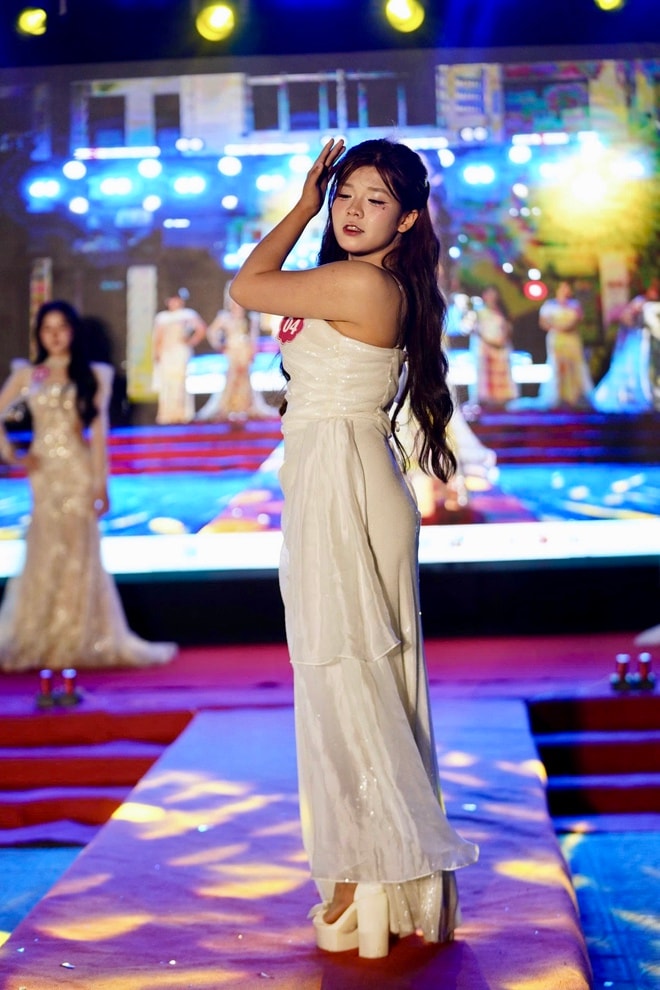 Nét duyên dáng, thanh lịch của nữ sinh ngành Y – Dược Quảng Trị- Ảnh 11. Nét duyên dáng, thanh lịch của nữ sinh ngành Y – Dược Quảng Trị- Ảnh 11.