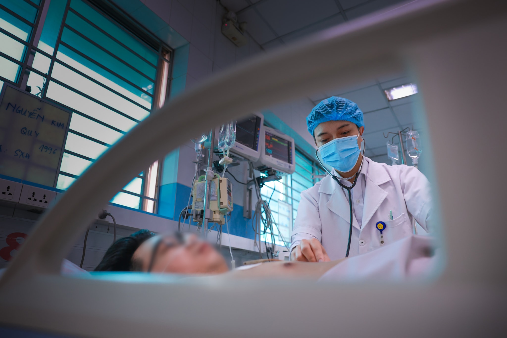 Trường hợp sốt xuất huyết Dengue nặng đang điều trị tại Khoa Cấp cứu – Hồi sức tích cực – Chống độc Người lớn tại Bệnh viện Bệnh nhiệt đới TP.HCM.