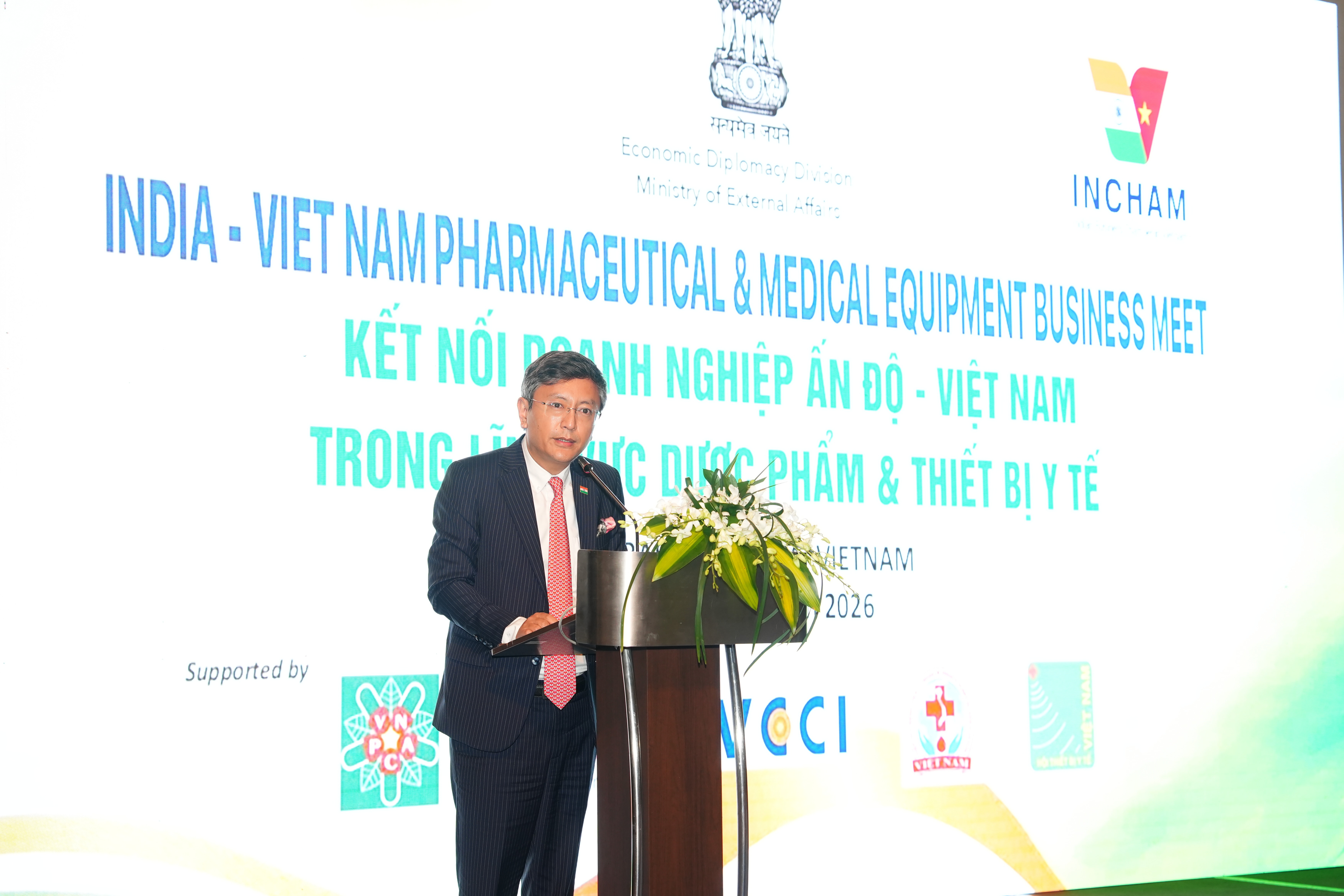 Đại sứ Ấn Độ tại Việt Nam Tshering Wangchuk Sherpa.